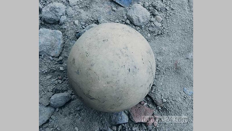 চট্টগ্রামে ‘ধাতব বস্তু’ দেখে বোমা আতঙ্ক