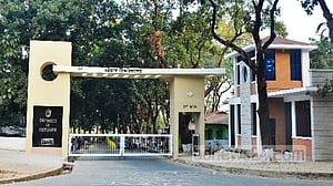 সাকা চৌধুরীর বাবার নামে চবিতে হল হচ্ছে