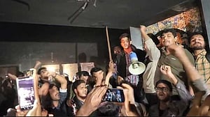 বুলডোজার মিছিলের ডাক: ধানমণ্ডির ৩২ নম্বরে নিরাপত্তা জোরদার