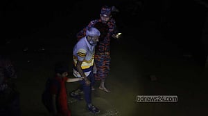 ধানমন্ডি ৩২: বেজমেন্টের পানি সরিয়ে মিলল না কিছুই