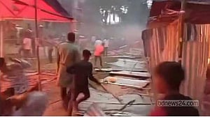 দিনাজপুরে মাজারে হামলা চালিয়ে ভাঙচুর ও অগ্নিসংযোগ
