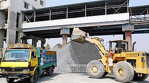 যান্ত্রিক ত্রুটি, মধ্যপাড়া খনিতে পাথর উত্তোলন বন্ধ