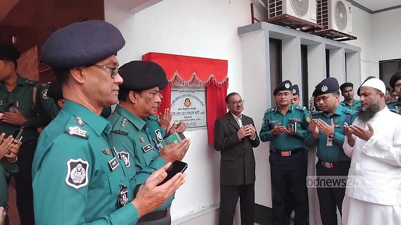 ‘প্রস্তুতি আছে, কিছু ঘটবে না’, আওয়ামী লীগের হরতাল নিয়ে ডিএমপি কমিশনার