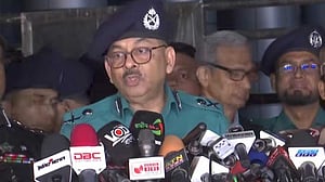 মধ্যরাতে ডিএমপি কমিশনারের ‘আরো অ্যাকটিভ’ হওয়ার বার্তা