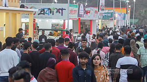 প্রথম দিনেই ভিড় বইমেলায়, আছে অব্যবস্থাপনাও
