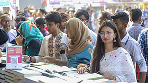 ছন্দপতনের বইমেলাতেও আনন্দ