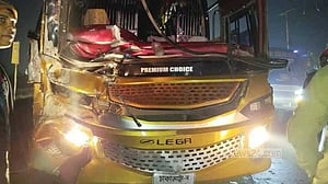গাইবান্ধায় সড়ক বিভাজকে পিকআপ ভ্যান ও বাইকের ধাক্কা, নিহত ৩