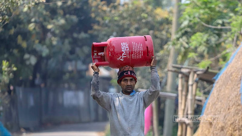 দাম বাড়েনি এলপিজির, ১২ কেজির সিলিন্ডার ১৯৪০ টাকা