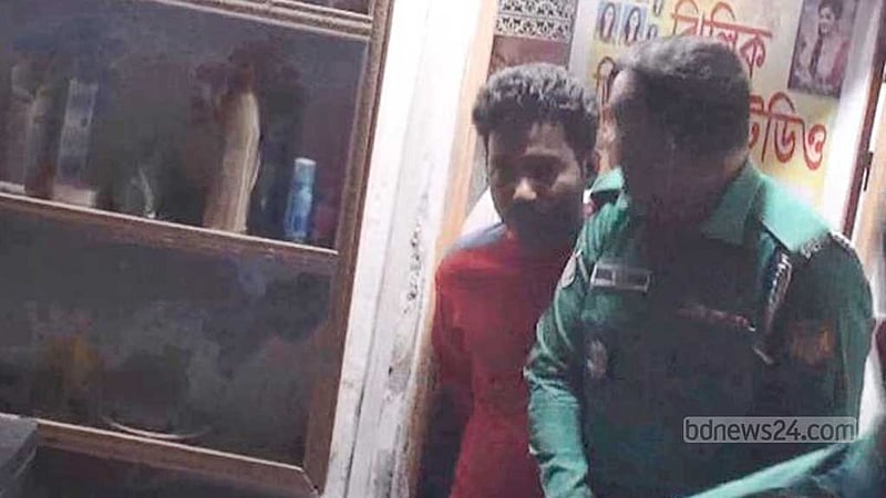 গাজীপুরে স্টুডিওতে ‘যৌন হয়রানির’ শিকার মাদ্রাসার ছাত্রী, আটক ১