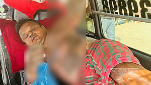গোপালগঞ্জে এনজিও কর্মীর গায়ে পেট্রোল ঢেলে পুড়িয়ে হত্যার চেষ্টা