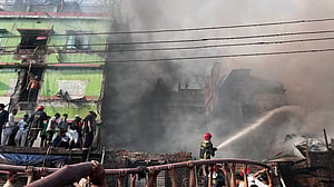 ইসলামবাগের আগুন নিয়ন্ত্রণে