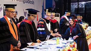 আইইউবির সমাবর্তন: চ্যান্সেলর’স গোল্ড মেডেল পেলেন ২ শিক্ষার্থী