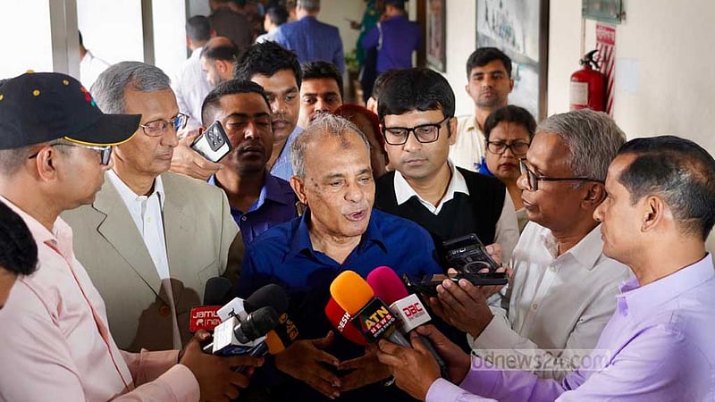 বাহিনী দিয়ে সব সময় ‘মব নিয়ন্ত্রণ করা যায় না’: স্বরাষ্ট্র উপদেষ্টা