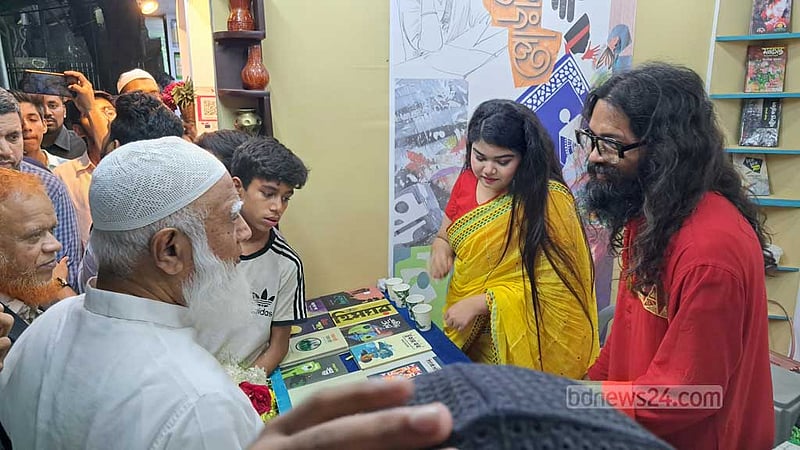 বইমেলায় জামায়াত আমীর, স্মরণ করলেন বায়ান্ন-একাত্তর