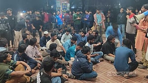 জাহাঙ্গীরনগরে তফসিল ঘোষণা না হলে ভর্তি পরীক্ষা আটকে দেওয়ার হুঁশিয়ারি