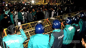 ইন্টারকন্টিনেন্টালের সামনে আটকে দেওয়া হল অভ্যুত্থানে আহতদের