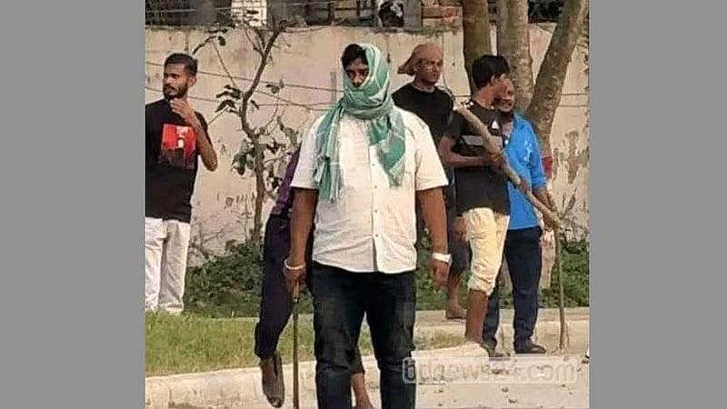 কুয়েটে রামদা হাতে ভাইরাল যুবদল নেতাকে বহিষ্কার