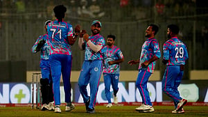 পারভেজ ঝড়ে বরিশালকে হারিয়ে রংপুরকে টপকাল চিটাগং