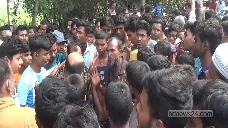 ভাতিজিকে চাকরির পরীক্ষায় নেওয়ার পথে বাসের ধাক্কা, নিহত ২