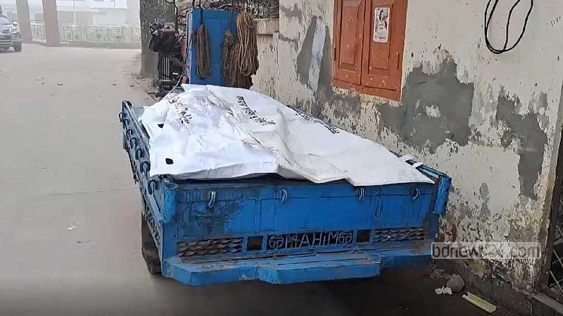 বঙ্গবন্ধু এক্সপ্রেসওয়েতে পিকআপ ভ্যান উল্টে চালক-সহকারীর মৃত্যু