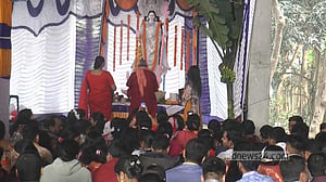 সরস্বতী পূজা: বিদ্যা লাভের আশায় মণ্ডপে মণ্ডপে শিক্ষার্থীদের ভিড়