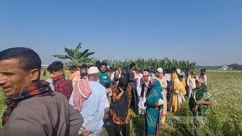 মাদারীপুরে ভুট্টা ক্ষেতে ভ্যানচালকের গলাকাটা মরদেহ