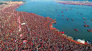 শেষ হচ্ছে ভারতের মহা কুম্ভমেলা