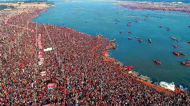 শেষ হচ্ছে ভারতের মহা কুম্ভমেলা