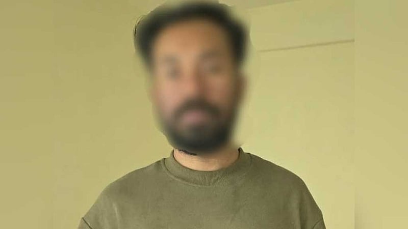 ‘টেস্ট ড্রাইভের’ নামে কোটি টাকার ল্যান্ডক্রুজার নিয়ে পলায়ন, গ্রেপ্তার ১