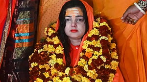 সন্ন্যাসী মমতার যে জীবন কল্পনার অতীত