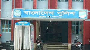 ছাত্রীকে যৌন নিপীড়নের অভিযোগে শিক্ষক গ্রেপ্তার