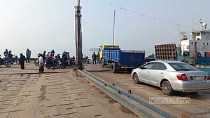 মানিকগঞ্জের দুই নৌপথে ফেরি চলাচল স্বাভাবিক