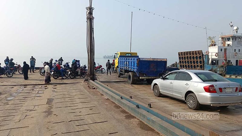 মানিকগঞ্জের দুই নৌপথে ফেরি চলাচল স্বাভাবিক