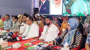সরকারের আশেপাশেই ‘ডেভিল’ অবস্থান করছে: মির্জা আব্বাস