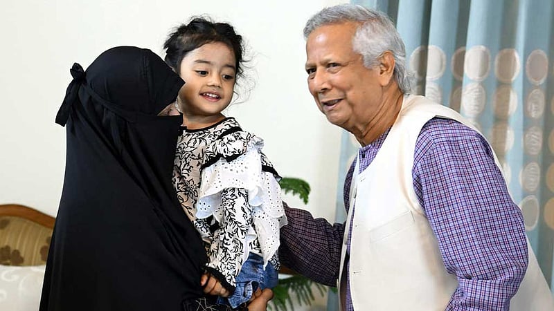 জুলাইয়ে স্বজন হারানোদের কথা শুনলেন প্রধান উপদেষ্টা