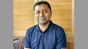 আওয়ামী লীগের লিফলেট বিতরণ করা শিক্ষক মুকিবসহ ৫ জন কারাগারে