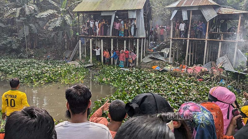 ডোবা পরিষ্কার করতে গিয়ে মিলল নিখোঁজ ছাত্রের লাশ, বিক্ষোভ-আগুন