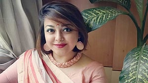 জমির বিরোধে ‘হামলার শিকার’ চিত্রনায়িকা দিতির মেয়ে লামিয়া