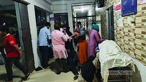 সোনারগাঁয়ে বাসের ধাক্কায় মোটরসাইকেল আরোহী ২ বন্ধু নিহত
