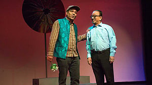শিল্পকলার মঞ্চে ‘এক জোড়া জুতা’