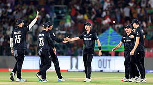 পাকিস্তানকে হতাশ করে জোড়া সেঞ্চুরির ডানায় নিউ জিল্যান্ডের উড়ন্ত শুরু