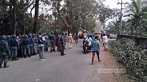 ৩ জেলেকে গাছে বেঁধে মারধর: সাবেক ইউপি সদস্যসহ ৮ জনের বিরুদ্ধে মামলা