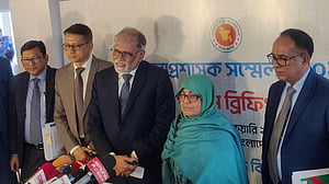 স্বাস্থ্যের ‘দুষ্টুদের’ শায়েস্তার কথা বললেন উপদেষ্টা