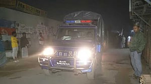 মোহাম্মদপুরে যৌথ বাহিনীর অভিযান, গুলিতে নিহত ২