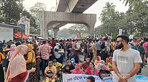 আউটসোর্সিং কর্মীদের চাকরির নিশ্চয়তাসহ ৩০ হাজার টাকা বেতন দাবি
