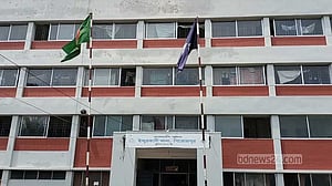 পিরোজপুরে আওয়ামী লীগ নেতা ছিনতাই, ৫ পুলিশ সদস্য প্রত্যাহার