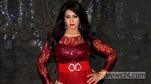 টিভিতে ‘মানহানিকর’ বক্তব্যে চিত্রনায়িকা পপিকে উকিল নোটিস