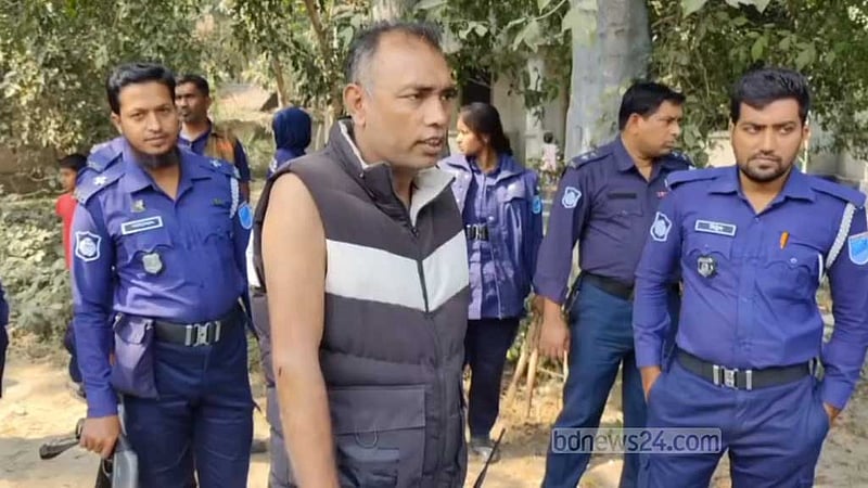 রাজবাড়ী‌তে পু‌লি‌শের ওপর ‘হামলা’ করে আসা‌মি ছিনতাই, এসআই আহত