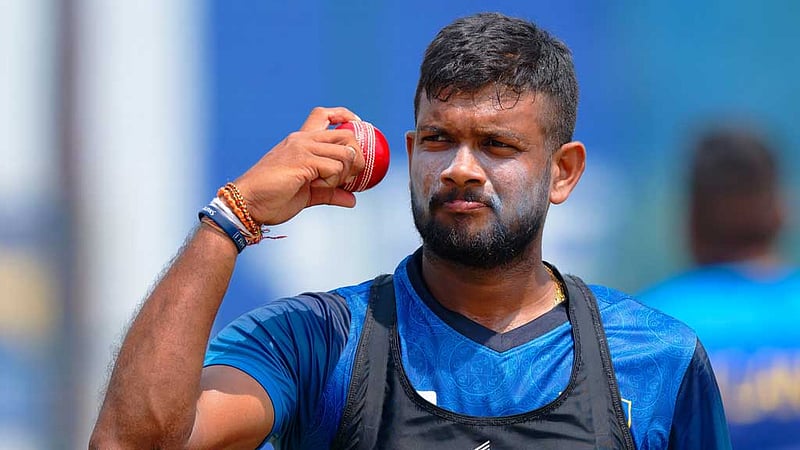 বিব্রতকর হারের পর স্পিনে শক্তি বাড়াল শ্রীলঙ্কা