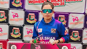 সানদিহার ৯ রানে ৬ উইকেট, সুমাইয়া-শারমিন-ইশমার ফিফটি